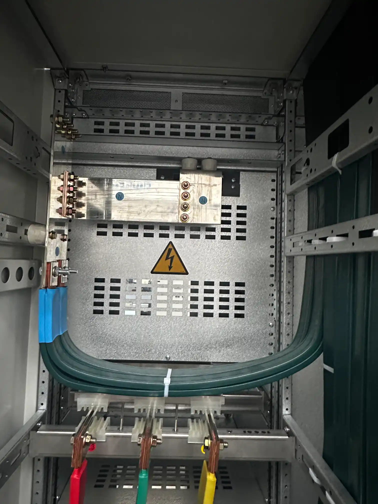 Data Center Flexible Busbar Solutions - Edge rack power